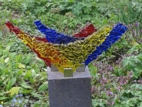 17, glazen vogels, glaskunst in tuin