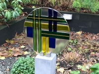 02,  glaskunst in tuin, kunst in tuin, herma peterman